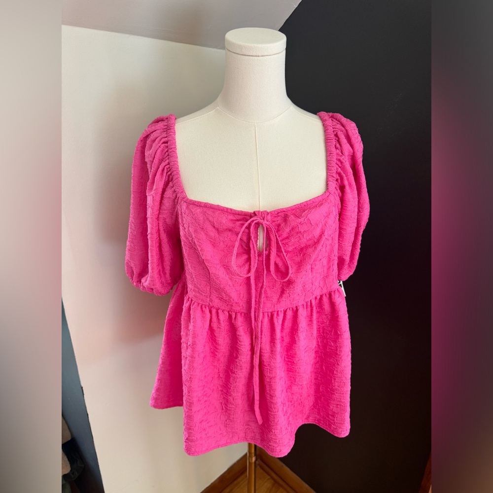 Hot pink bubble sleeve top 💖
